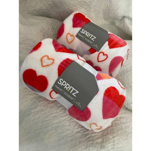 Spritz White/Red Heart Print Micro-plush Throw Blanket 2-Count - 50”x60” - Picture 3 of 10